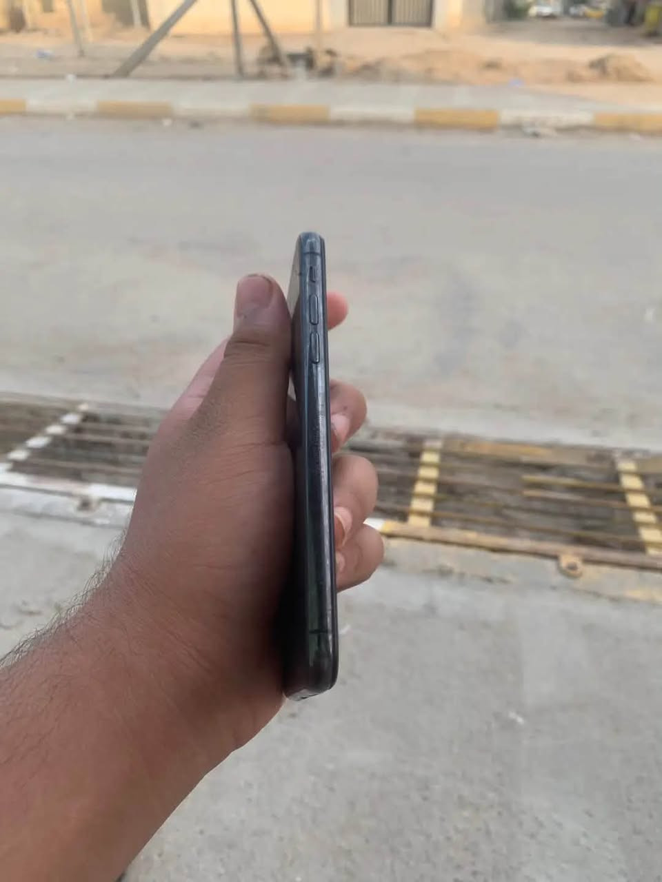 آيفون X • ذاكرة ٦٤ • فيس ايدي متوقف