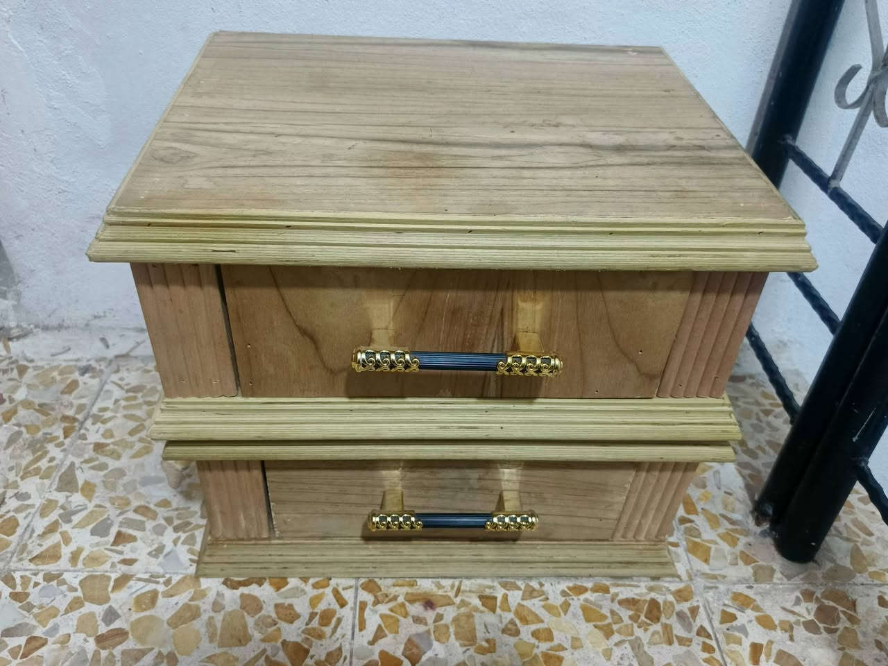 السلام عليكم قراض محل حلاقه للبيع السعر 550 وبيه مجال بصيط اتريد كلاهن او مفرد مكاني  موصل ايمن استعمال اقل من شهر خاولي نص درزن جيل تحديد  /***********بي وتساب
