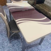 ميز طعام مستعمل يتكبر ويصغر مع كرسين ٣٥ الف بي مجال قليل مكان الغزاليه...