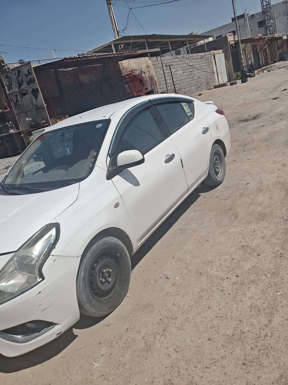 نيسان سني هندي مديل 2018
سياره بيهه ضربه بصندوك خفيفه مكينه بلكارتونوتوني شادهه تبريد شغال  بيهه باردات شوف عين مكان سياره بصره زبير 
سعر 85وبيهه مجال ***********
