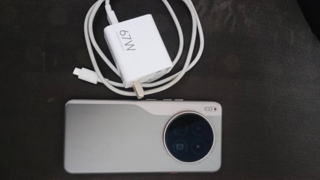 Techno Camon40 Premier
ذاكره: 256
رام: 12+12
معدل تحديث الشاشه: 144
جهاز نظيف شرط الفحص 
بوبجي واغلب الالعاب 120FPS
السعر: 390
الهاتف: ***********
