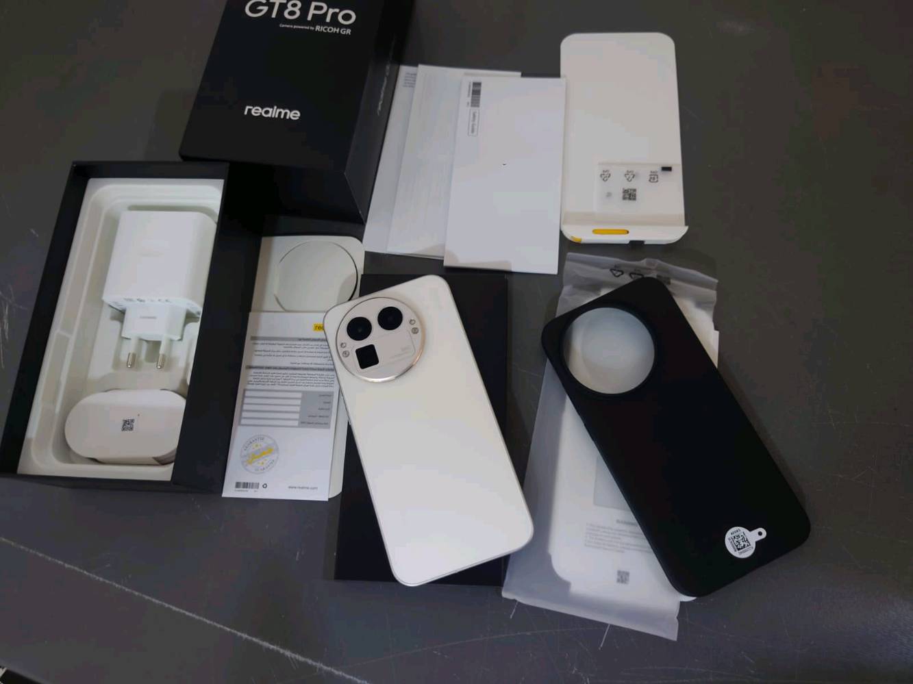 ريلمي gt 8 pro  ذاكرة 512 رام 16 استخدام 3 اسابيع فقط شرط وصل الشراء وياه وملحقاته ممستعملة ضمان سنة كاملة يعني حالة حال الجديد للبيع السعر مليون و175 عنواني بغداد اي استفسار عالرقم ***********