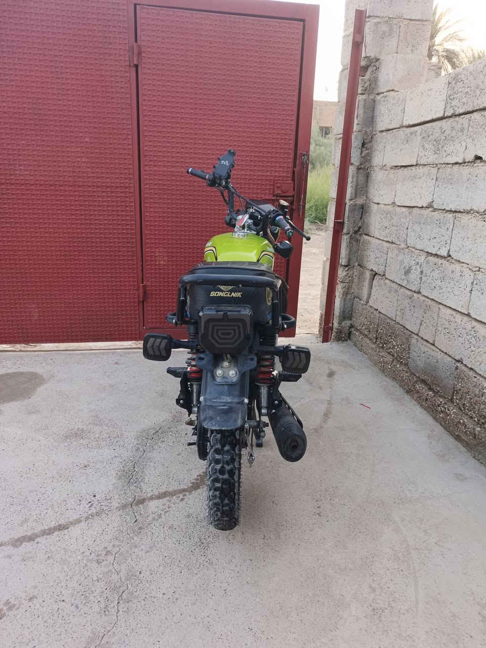 للبيع موديل ٢٦ أوراق خمسه السعر خاص أو عل رقم *********** ضاغطه أو زنجيل المكان ديالى الخالص أبو تمر   أو يرهم مراوس إب ديوان فقط
