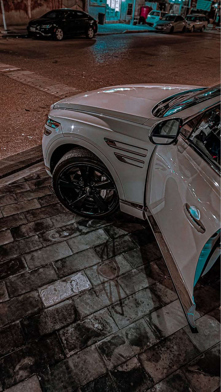 جينيسس 2022 GV80
رقم بصره باسمي مميز 
فول 1/1 سبورت برستيج 
محرك 2.5 تيربو طيارة 
ماشية 54mi 
كشنات مساج 
داتا شو
تبريد تدفئة كشنات 
ستيرن كهرباء 
اناره محيطية 
بنوراما 
هواي مواصفات كلش يرادله جريده 
السعر 310 وبيه مجال 
جاهزه السياره 
حادث جداً بصيط موضح بل صور كفاله لغد وشاصي 
*********** البصرة, العراق
