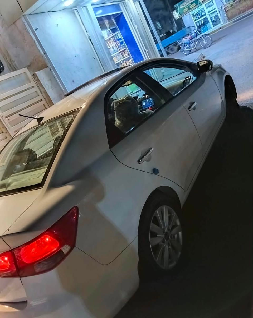 السلام عليكم
سيراتو 2012 

رقم اربيل الدولي 

فول مواصفات عده البصمه 

فتحه 

صلنصه رياضي 

گير لطاش 

تحكم ستيرن 

شاشه 

ماشيه 220 

بيها ملاحظات بارد وصبغ بسيطات 

السعر : 88 مجال بسيط 

*********** 

واسط قضاء الزبيدية
