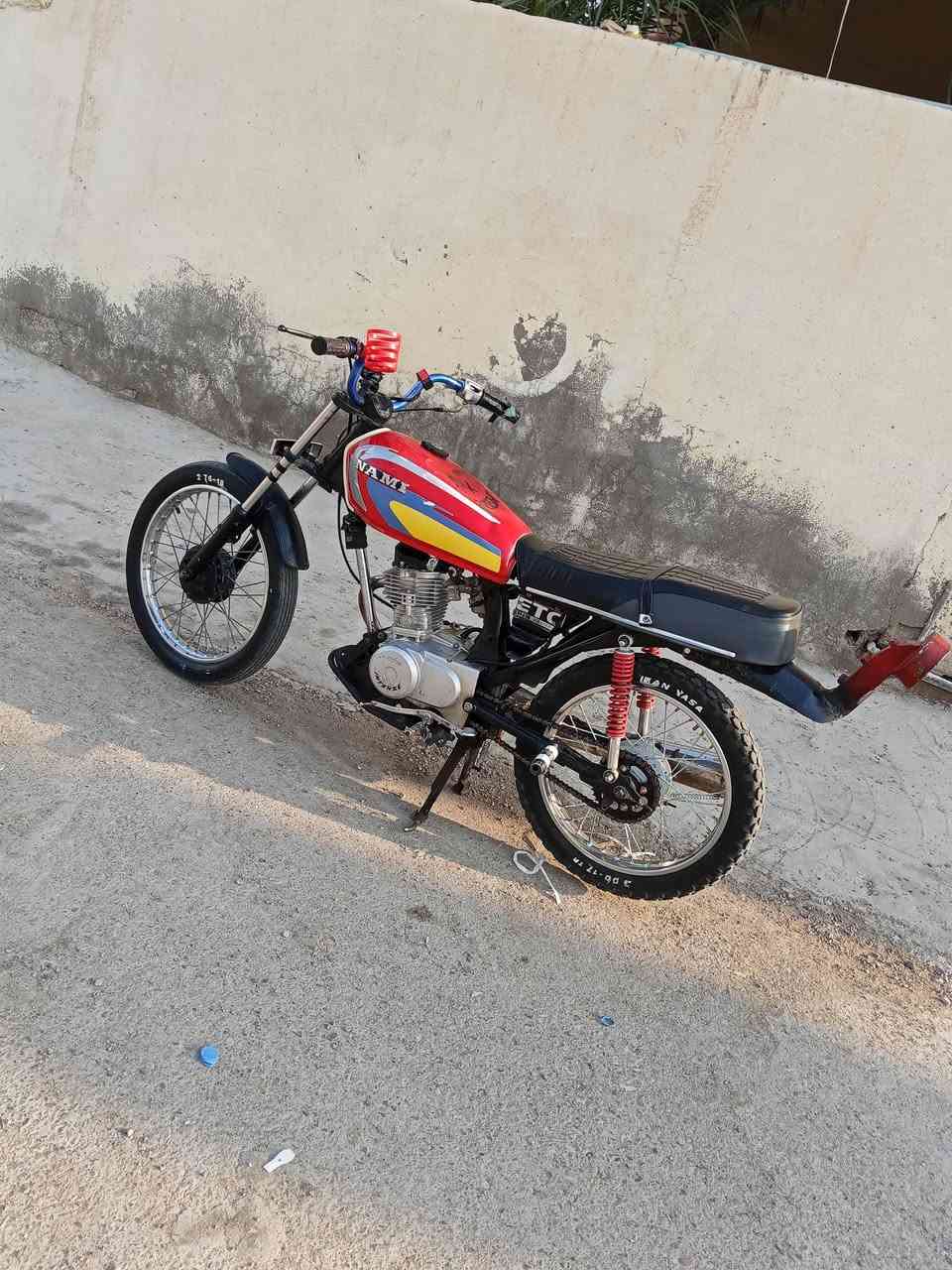 سلام عليكم دراجه اتنس 24 البيع يرهم مراوس مكاني ديالى كنعان *********** سعر 350 وبيه مجال
