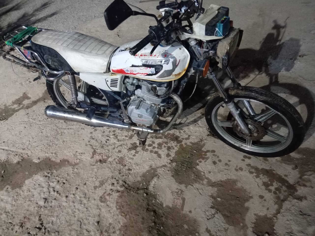 ماطور خمسه كير موديل 19محرك نضيف كهربايات شغاله السعر ٣٠٠مكانيالحويجه داخل لتصال***********
