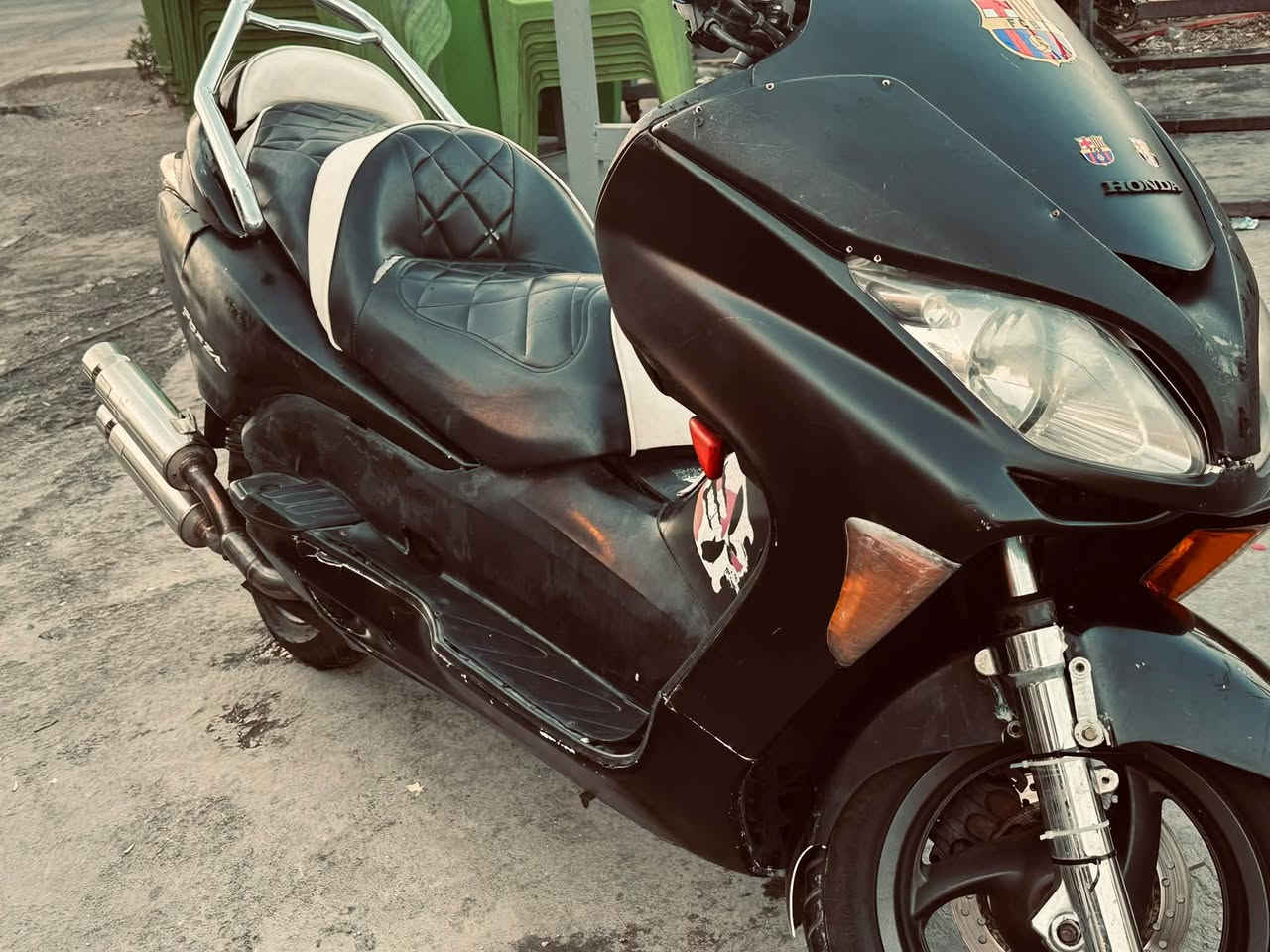 للبيع فورزا كرستال 09 🔥🏍️
دراجة خير من الله.. مجفتها تجفيت جديد ✨
.. شغل وترتيب على ايدي

السعر: 650$ وبيها مجال قليل حك الجية 💰

الغراض الي بيها:
✅ شورته رياضي
✅ ستان رياضي
✅ كفرات دبل خلفي
✅ نيكل صلنصة رياضي ام الثنين
✅ يدات بريك نيكل رياضي
✅ سبايدر طيارة نيكل رياضي

الدراجة بيها ملاحظات بسيطة ومبينة بالصور 👇
يعني لا تجي وتكلي شنو بيها.. كلشي كدامك واضح

📍 مكان الدراجة: حي القاهرة - قرب جسر البنوك
📩 للاستفسار: خاص

ملاحظة: مراوس حسب القناعة او بيع
الشراي يتصل.. تعال شوف بعينك واحكم ***********
