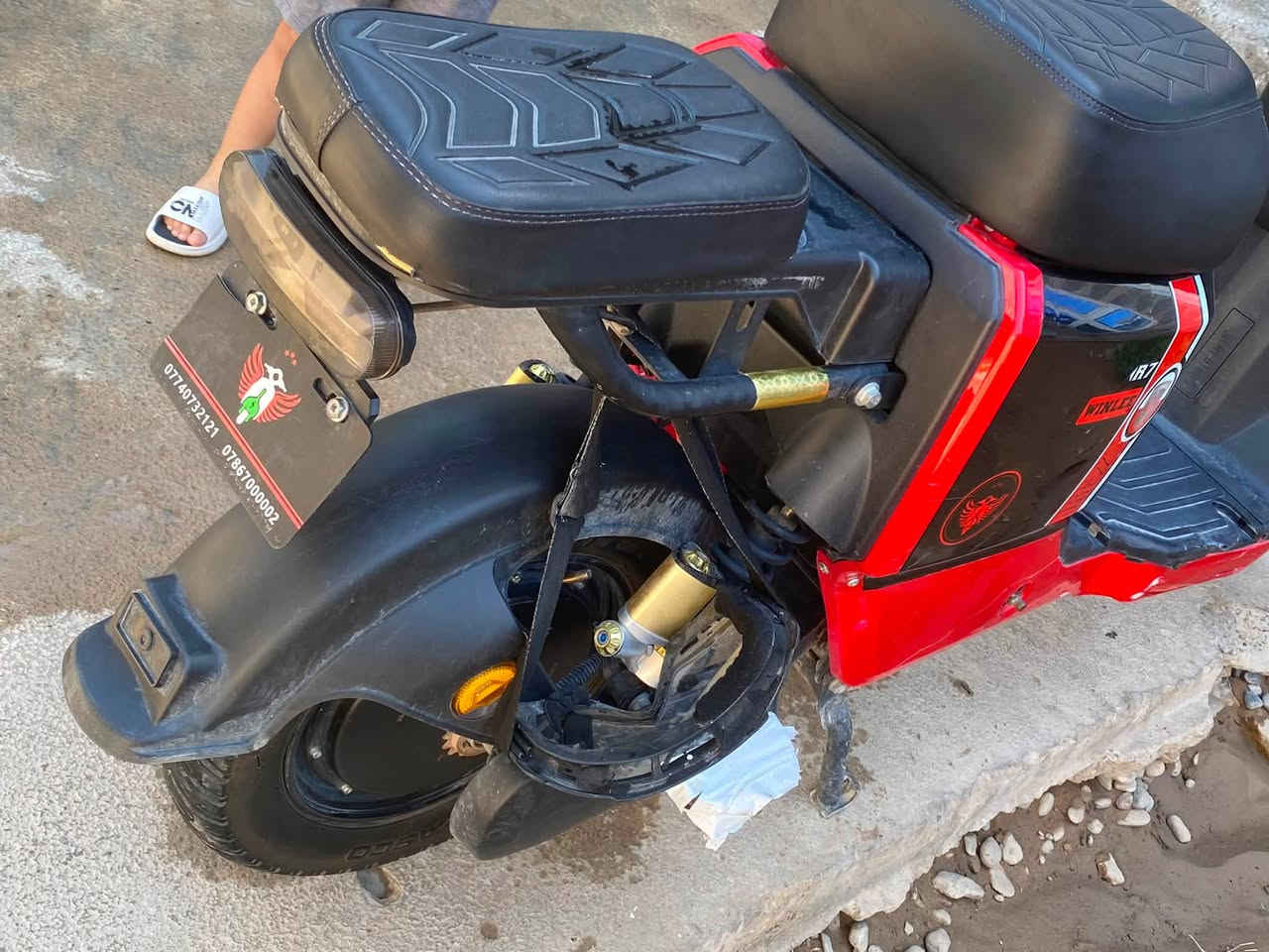 350قفل R7
بلاديه مابيها اي نقص 
فقط بطاريات شويه بيها صرف 
مكان بيجي 
***********
