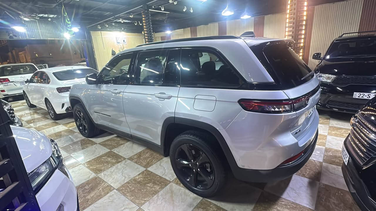 للبيع جيب شيروكي كراند رقم اربيل مديل 23 تصال بلرقم او واتساب ***********

