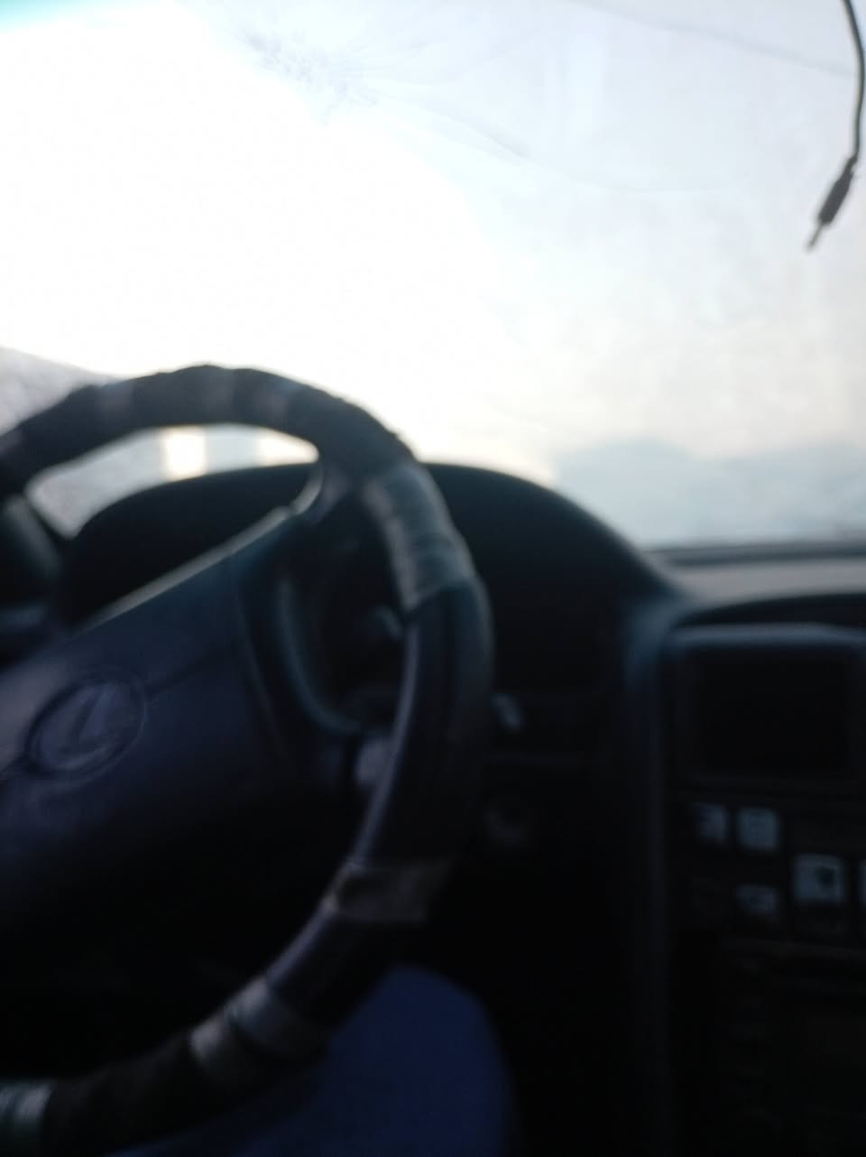 سلام عليكم سياره لكززز صالون سياره حلوه للبيع السعر خاص ***********
