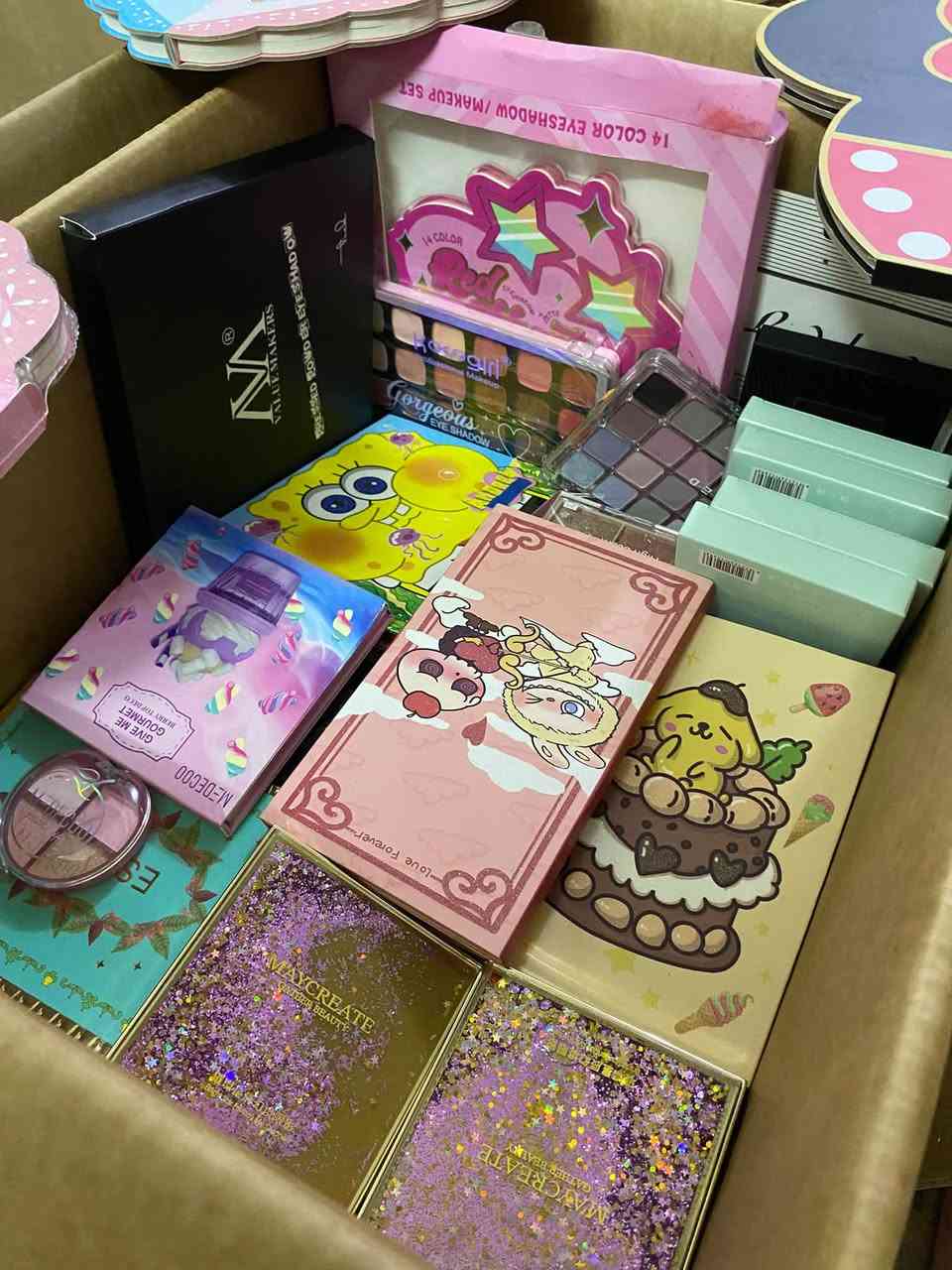 شلعه مكياج وعنايه 1500 قطعه كل انواع المكياج بيها باليتات حمر فاونديشن وكونسيلرات وبكجات و مسكارات وايلاينر واكحال ولب لاينر ومرطبات ولوشن جسم وصابون علاجي للبشره والجسم والشعر واضاءه كلوسات مزيل مكياج وغسول بشره وبلشرات كلللششي بيها 
للاستفسار مراسله واتساب : *********** 
@إشارة
