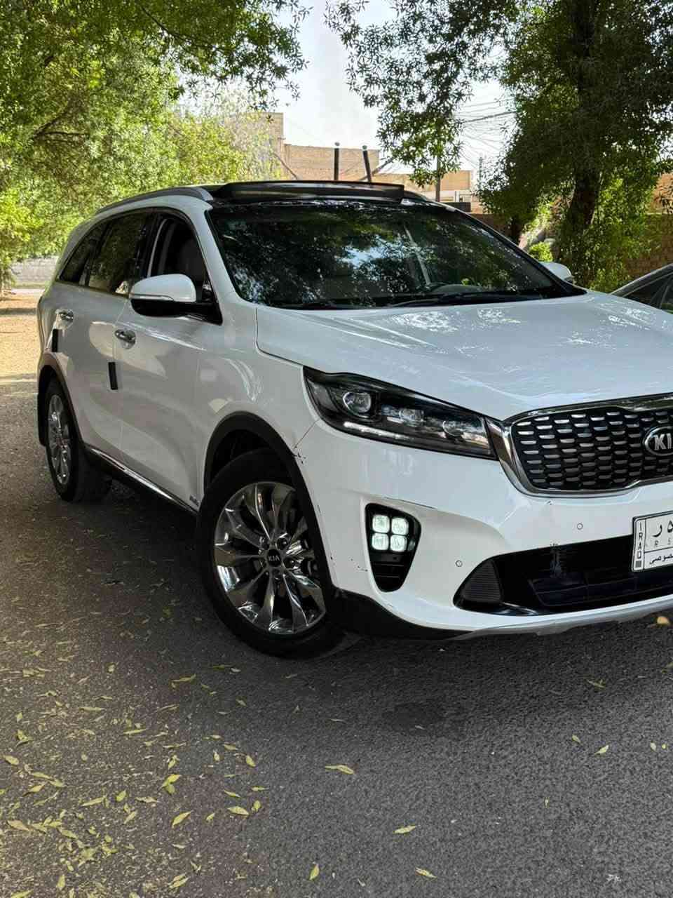 كيا سورنتو 2019 خليجي للبيع فقط 6 سلندر  cc3500  فول مواصفات 1/1 ماشية 135 الف كيلو 
رقم بغداد مشروع وطني 
مكينة وكير كفالة عامة 
تبريدها ثلج 
تخم تايرات جديدة دسكات جدد منظومة فيت بم جديدة وعليها ادامة جديدة بلكات ونوزلات ومجاول وفلاتر وباتري جديد 
مواصفاتها بانوراما دفع رباعي Awd 
لايت امامي خلفي لد ، بصمة تشغيل +ابواب ، الباب الخلفي كهرباء ،تحكمات ستيرن جهتين واربع وضعيات قيادة ، شاشة +تبريد شاشة منفصل ٣ قطع ، مري شفط وترحيب، كشنات حارد بارد +كشنات خلفية حار + المقاعد الامامية تحكم كهرباء، الانارة الداخلية لد, سايد بريك بصمة + اوتو هولد ، بردات خلفية بلادية ، ويل بلادي ١٩ نيكل ، سبيرها ما نازل 
بيها pdr على كد شبر باب عكس السايق وطخة بالجاملغ فقط وموضحة بالصور الباقي كفالة عامة 
مكانها بغداد حي القاهرة 
السعر 235 $ 
للاستفسار الاتصال على هذا الرقم 
***********
