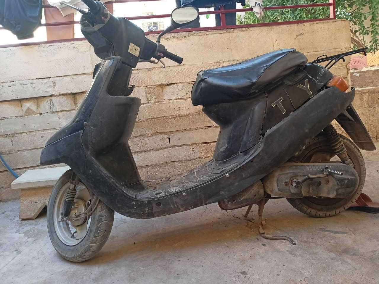 السلام عليكم موطور بوتين YAMAHA كهربائيه كلها شغاله ماعاده البك لايت مايشتغل سلف شغال يشتغل من اول هندر 
السعر 250  وبي مجال حك جيتك الدرع حالته نص  مكاني الموصل حي الانتصار 
رقم الهاتف ***********
