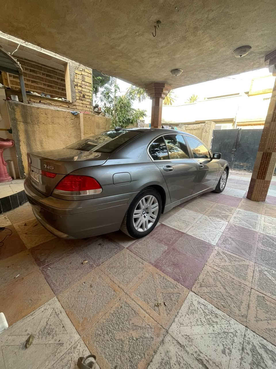 بي ام 745 • محرك وكير مكفول • ضربه ومعجون
