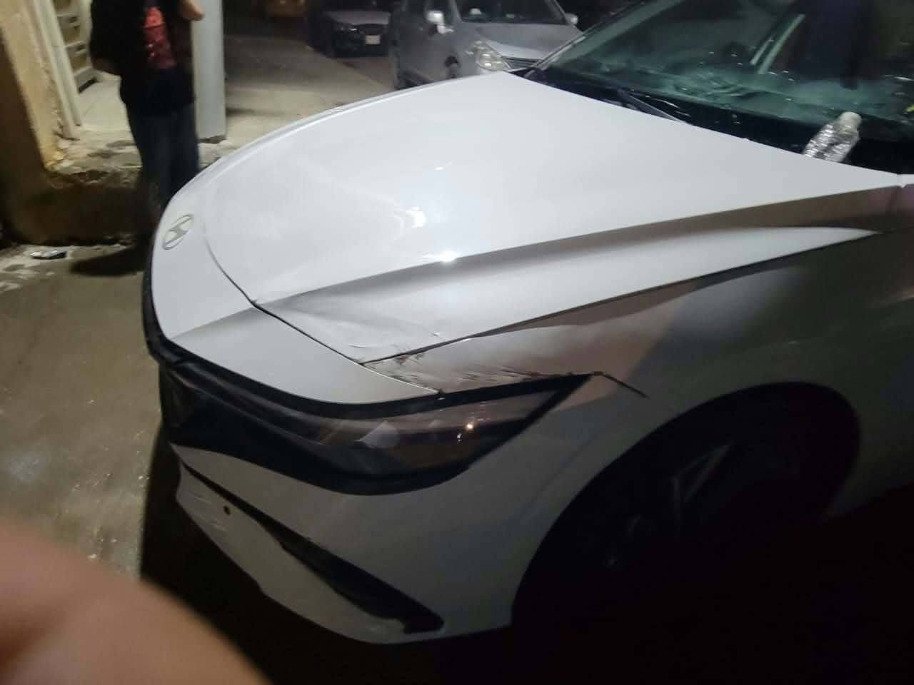 النترا موديل 25 وارد امريكا 
سياره فول مواصفات 
بدون صبغ فق بارد ومبين بل صوره 
بدون رقم 
بصمه 
فتحه 
رادار امامي وجانبية 
كامره 
حساسات 
فوال الفول 
السعر 140
***********

نص مكتوب في الصور:
- 1565101563