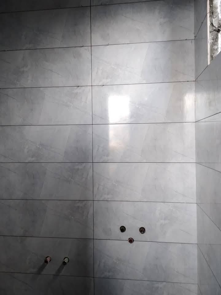 اسطە سیرامیك متفرغ اشغل بسعر مناسب ***********
