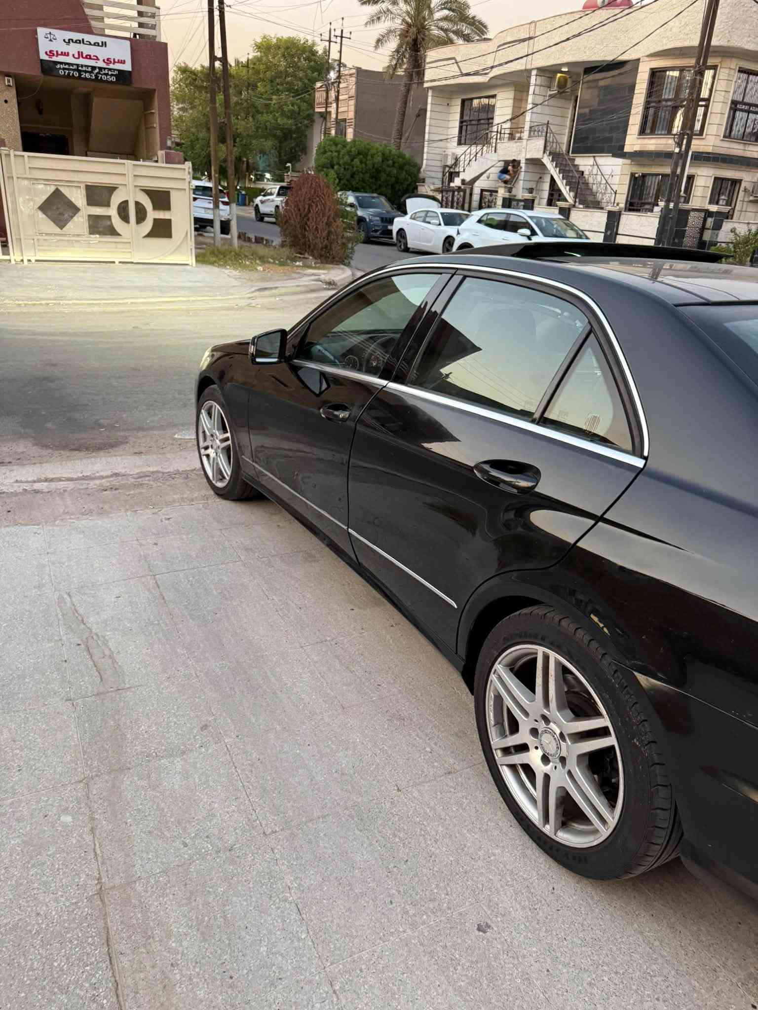 السلام عليكم للبيع او مراوس مارسدس E350 موديل 2010 خليجيه محرك 6 سلندر كير مكينه تبريد صدر تخم تاير كله كامل السياره بدون نقص فول مواصفات بنوراما داخل بيجي حساسات 
 بردات خلفيه بلاد ماشيه 145 الف كيلو رقم بغداد الجديد بسمي هزه جديده السعر 135$ وبيهة مجال مكاني بغداد اليرموك للاتصال ***********
