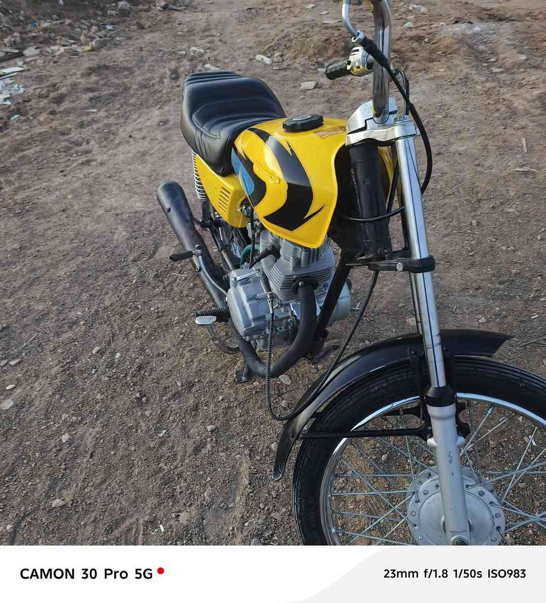 دراجه للبيع بدون اوراق دراجه نظيفه في محافظه ميسان السعر 425  ***********

نص مكتوب في الصور:
- CAMON 30 Pro 5G 23mm f/1.8 1/25s ISO963
- CAMON 30 Pro 5G
- 23mm f/1.8 1/25s ISO541
- 23mm f/1.8 1/33s ISO916
- CAMON 30 Pro 5G 23mm f/1.8 1/50s ISO983