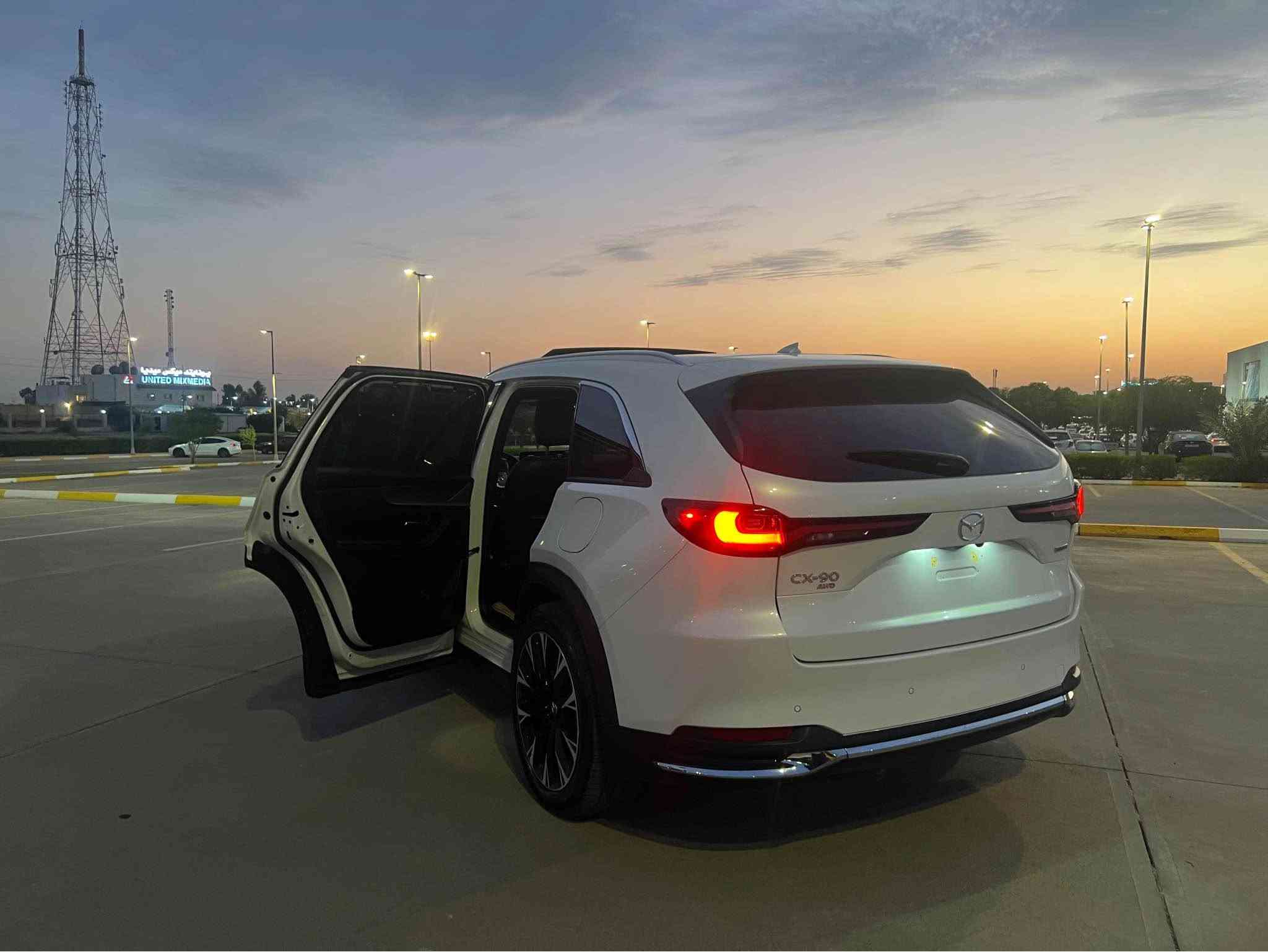 مازدا cx-90 مؤديل 2024 مواصفات premium plus فول فولة داتاشؤ كوشين سارد و گةرم مةكينة 4 پستؤن سةيارةكة تةنها نيو دةرگاي بؤياغة لةگةل 1 شوين PDR بي ژووري بي داخلي سةيارةكة گير و مةكينة و كارةبايي هـةموو شتي بةشةرت 
*********** أربيل, العراق
