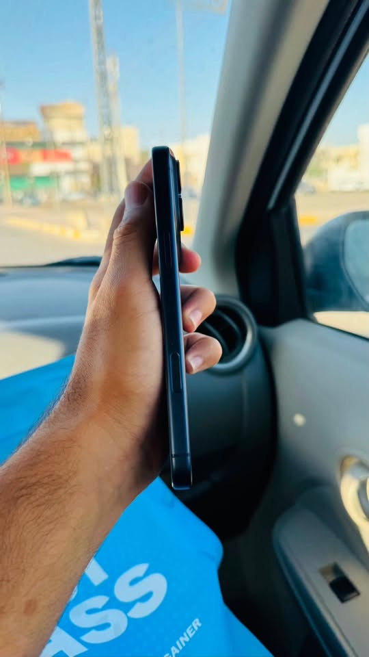 من رخصت الادمن 
آيفون 17 برو ماكس نضافه ١٠٠/١٠٠
ذاكره 256
مبدل كاميرا و
بطاريه من جهاز ثاني شرطط
بصمه وجه متوقفه
بطاريه 100عدد دورات 88
بدون شريحه ❌❌
نقطه هاي مامثره ابد على اللمس 
سعره 800الف فقط
مكاني رمادي 
بيع فقط بدون مراوس فقط بيع

تواصل واتساب ***********
