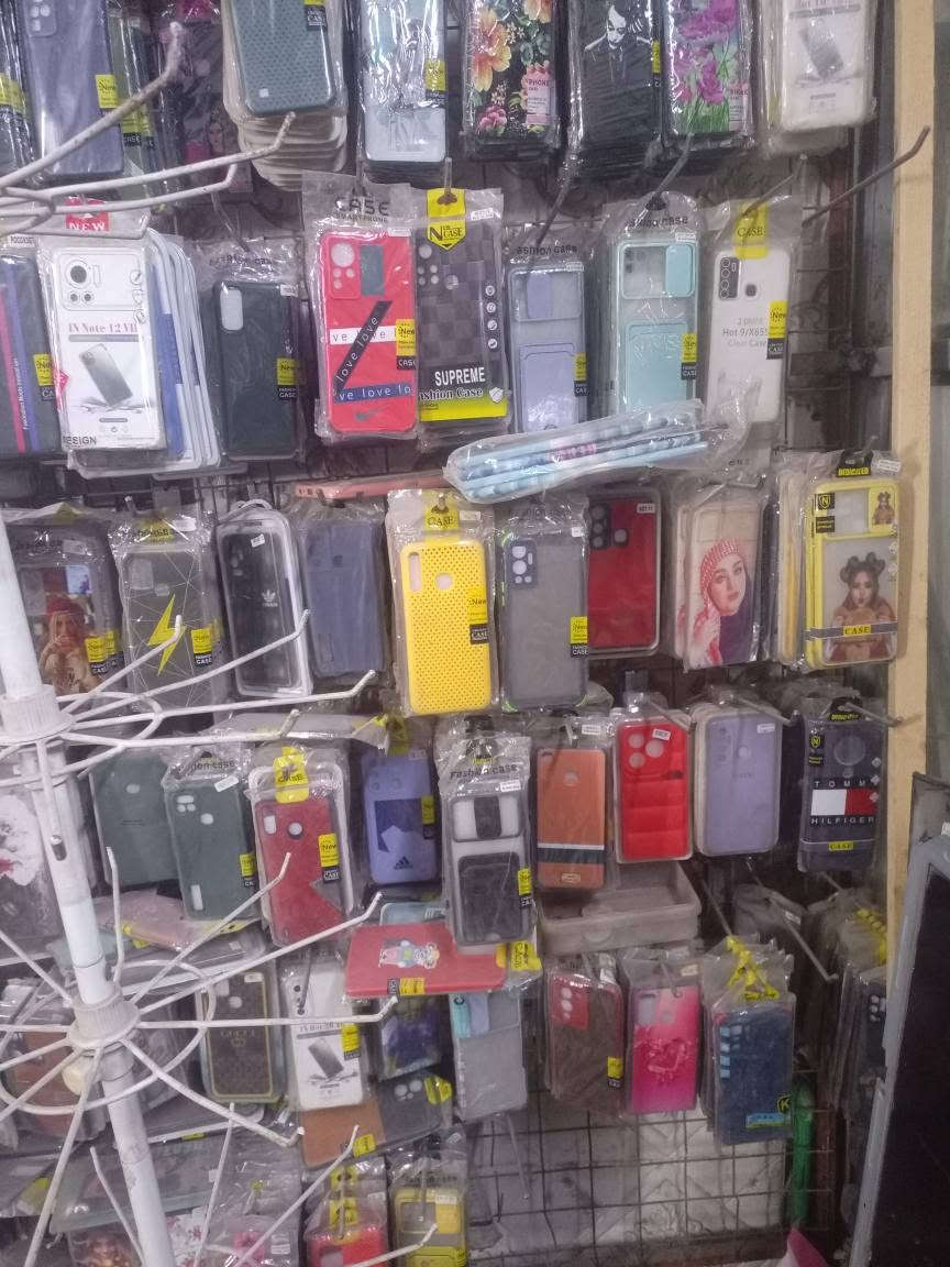محل موبايلات للبيع عنوان كربلاء حي النواب *********** كربلاء, العراق
