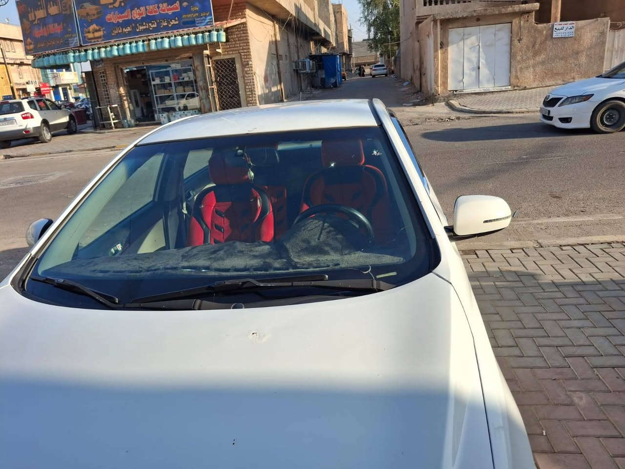 السلام عليكم .مكلف بل نشر تفاصيل ع رقم موبايل للبيع سيراتو ٢٠١٢ اربيل ابيض السيارة مصبوغة قمارة فقط التكم مامصبوغة شرط وبيها باردات قليلة بالبيبان رقم اربيل  محرك وكير شرط  وصدرامامي وتايرات كله جديد السعر ٧٥ ورقة وبيها مجال *********** تكريت شارع الاربعين
