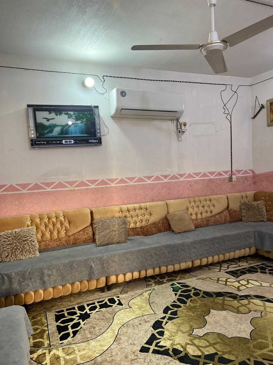 دار للبيع طابو زراعي سند 25
المساحة 150م
يبعد عن الشارع العام 40م
يحتوي على 
غرفتين نوم
استقبال
كلدور
مطبخ
مجمع صحي داخلي وخارجي
الموقع//ورديه سيف سعد بجهة علوه المخضر
للاستفسار اكثر الاتصال على الرقم

‭***********‬
