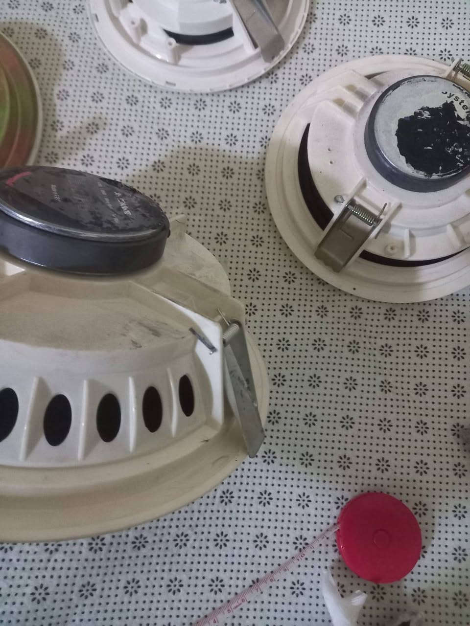 السلام عليكم مكلف بالنشر
سماعة سقوف ثانويه نوع اسوار  مستخدم بنظافة ٩٥ %  القدره ٦ واط  القياس من ١٥ سم الى ٢٠ ونص سم  السعر من ١٥ الف الى ٢٠ الف للقطعه . موجود عدد . الاتصال عصرا واتساب ***********
