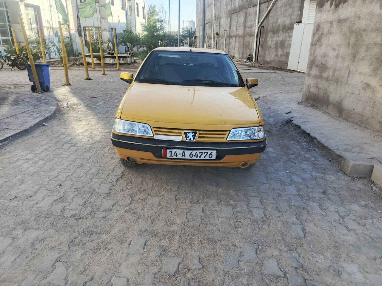 سلام عليكم بيجو 405 موديل 2016 سياره جاهزه كير مكينه كفاله سنويه ما منتيها رقم نكليزي تفاصيل اكثر اتصل بل خدمه ***********
