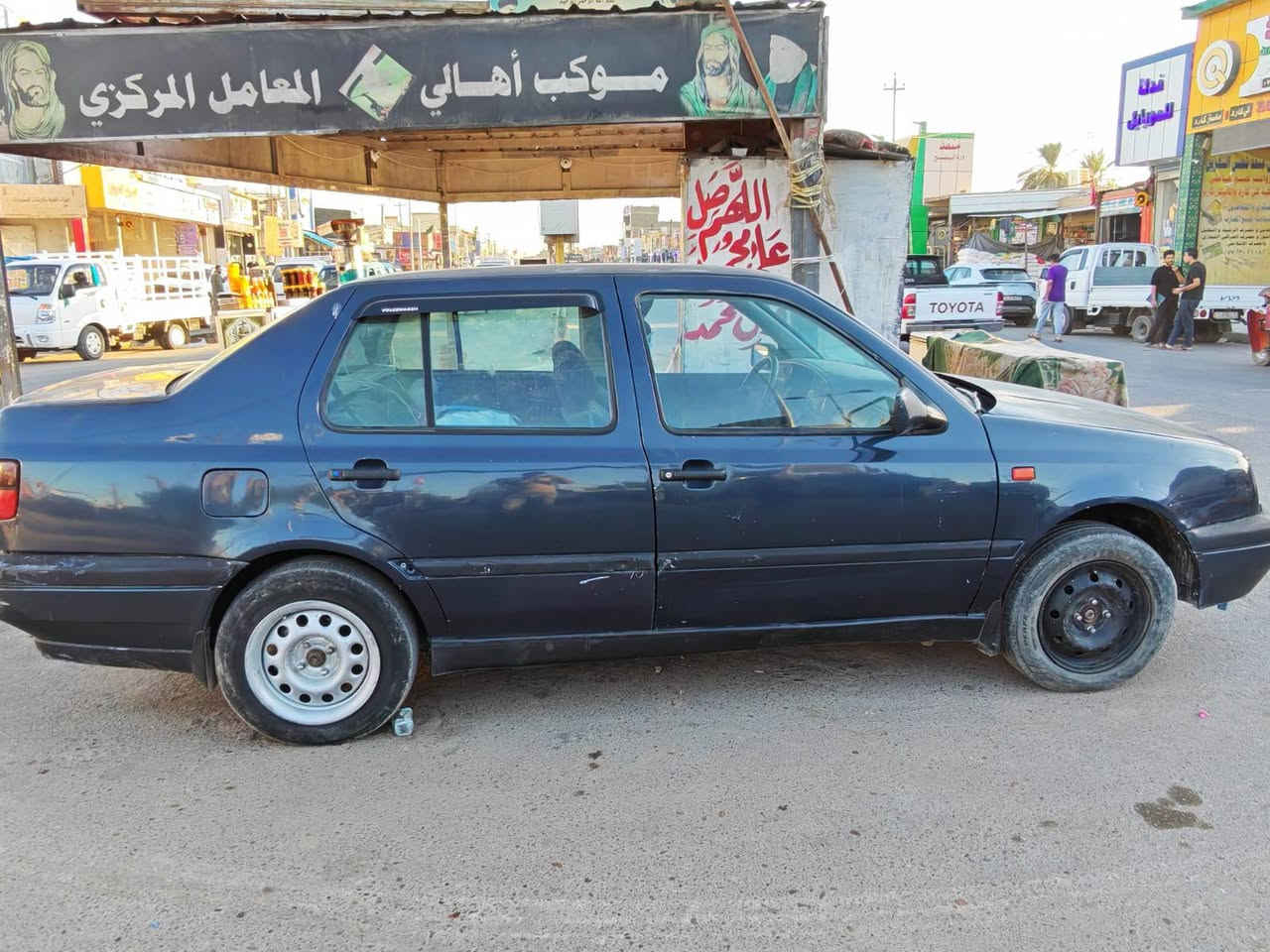 السلام عليكم
كولف فنتو موديل 1992
رقم بغداد انكليزي الجديد ب اسمي تحويل ثاني يوم
محرك 2000 محور طابوگة كابريتر دوش مال 1800
كير اوتو كهربائي 4 نمر
صدر امامي كامل جديد
عبوة بانزين كاملة جديدة مال حاوية من حجي ليث
السيارة بيها نقوصات بسيطة
عوزها دبلات خلفيه
ومكان نرمادة باب السايق الجوة عوزها لحيم مخيسه
كل تفاصيلها مذكورة الشراي يتصل
السعر 36 وبيها مجال
مكاني بغداد حسينية المعامل قرب فلكة الشهداء
رقم الهاتف ***********
