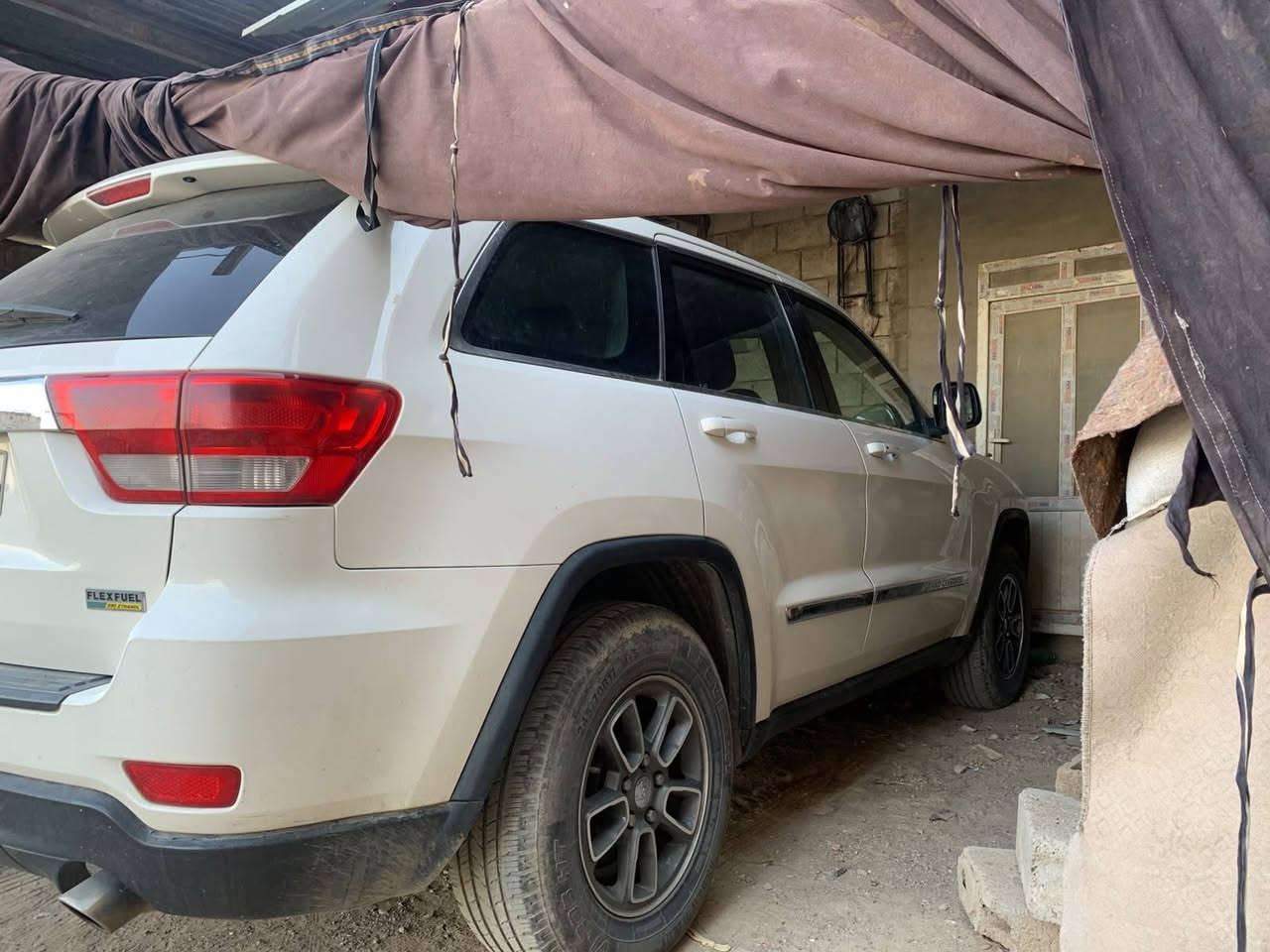 جيب لاريدو 11 سليمانيه للبيع او مراوس بكورلا 21/22/20 أو مرزي 14/15موبايل ***********
