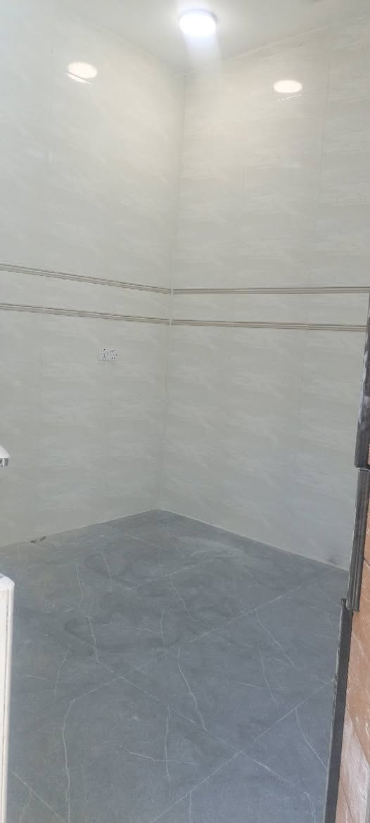 💎بيت للبيع بناء حديث 💎
🔸 طابو زراعي عراقي 
📝نسخه من الطابو + وكاله
⭕تتكاتب مع صاحب الارض مباشر

🗺️#الموقع
 البصره ابي الخصيب ابو كوصره
🔹المساحه 120M²

🌼يتكون من
2غرفتين
▫️ صاله 
▪️ديوانيه 
🏺مطبخ 
🧩طارمه
🛞كراج
🚾صحيات(داخلي و خارجي)
💸#السعر 61 مليون قابل للتفاوض
▫️▪️▫️▪️▫️▪️▫️▪️▫️▪️
 واتساب
💯كافه الخدمات متوفره
⭕ موقع مميز  
▪️مدارس قريبه
▫️ماء حلو كهرباء اناره
▪️شوارع مبلطه
✔️باقي التفاصيل 🔑
*********** البصرة, العراق
