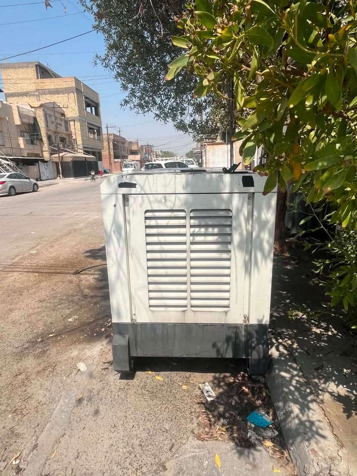 مولد ٦٠ كيفي صيني في حاله ممتازه مابيهه اي نقص مع تانكي الف لتر السعر ٤٠ ورقه بيه مجال بغداد ***********
