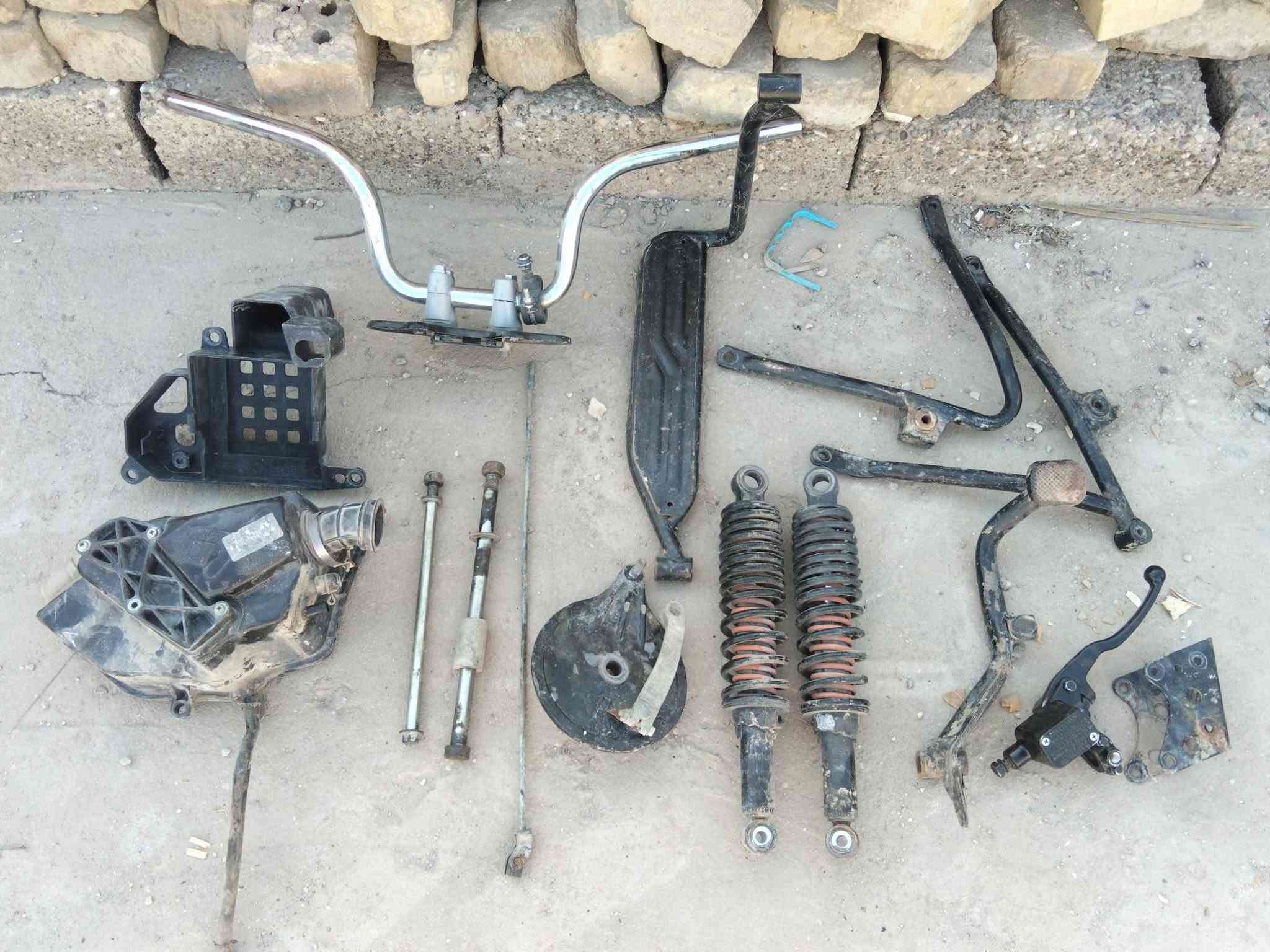 سلام عليكم شباب غراض بوكسر جبلي امانت الله غراض نضاف دبلات خلفي هاوزن خلفي كفر زنجيل ويل امامي نضيف بس متاكل شوي موضع بصوره دوسات خلفي شوته كامله كفر باتري ستيرن كامل شفت ويل خلفي شفت هاوزن خلفي صالنصه نضيفه موضح بصوره يحتاجلهة لحيم قاعده بنزات خلفي دوسه بريك خلفي عنبار امامي جاملق خلفي غراض نضاف امانت الله سيبايه خلفي قيم بل يرضه بي الله  مكاني بغداد مدينه صدر رقمي ***********

