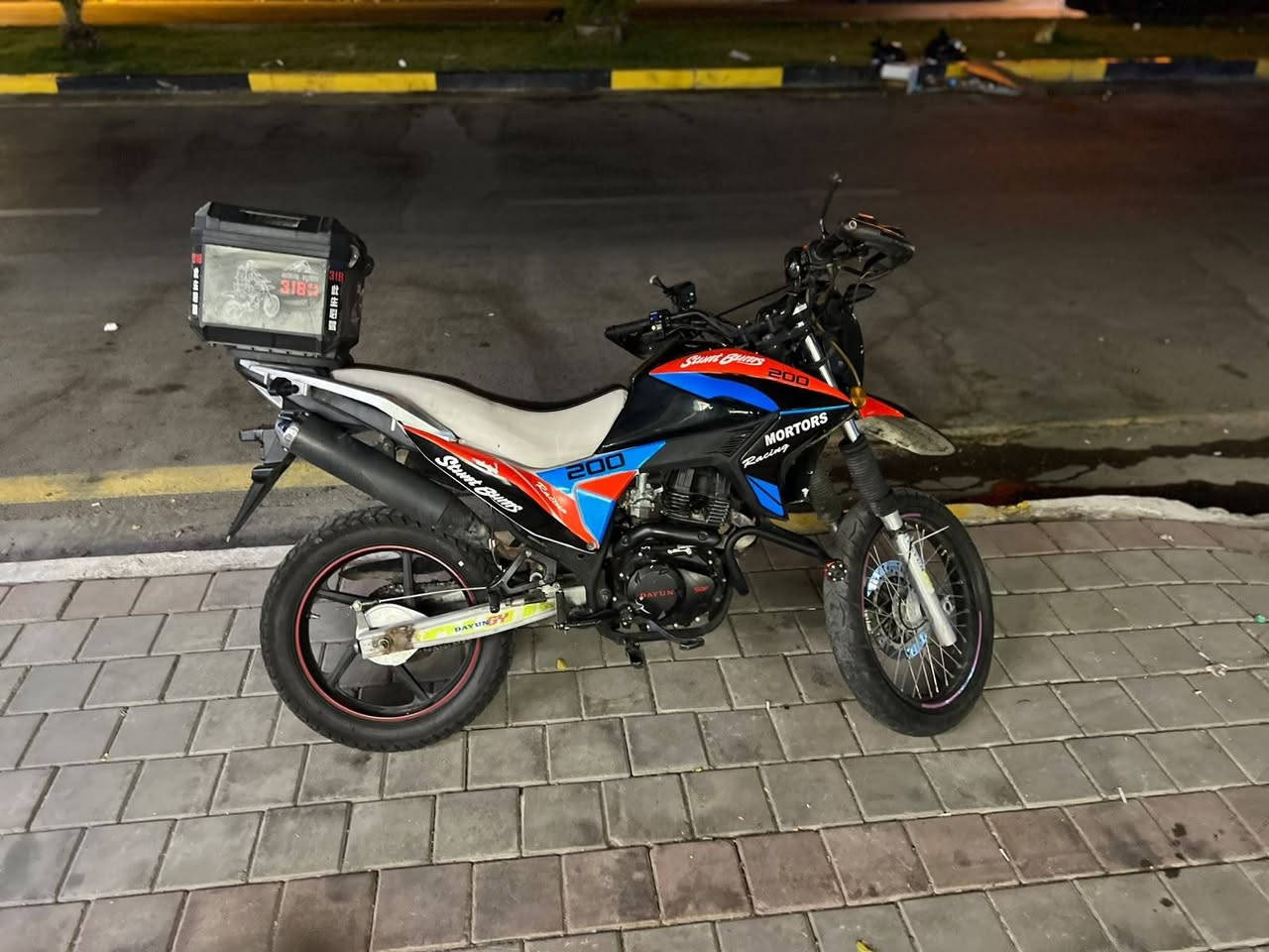 سلام عليكم
دايوان قفاز  موديل 23
محرك 200cc
شاشه لكتورني بس يحتاج قمجي سرعه
تاير الخلفي ويل. مو سيام  
كلجات جديده 
دبل لد. 
ماشين بل معاملة مال ترقيم 22
وعفته   شرط ترقيم دراجه 

تجي تفحص وتاخذ

العنوان بغداد مدينة  صدر 
رقم***********
سعر 1700وبيه محال للطيبين
