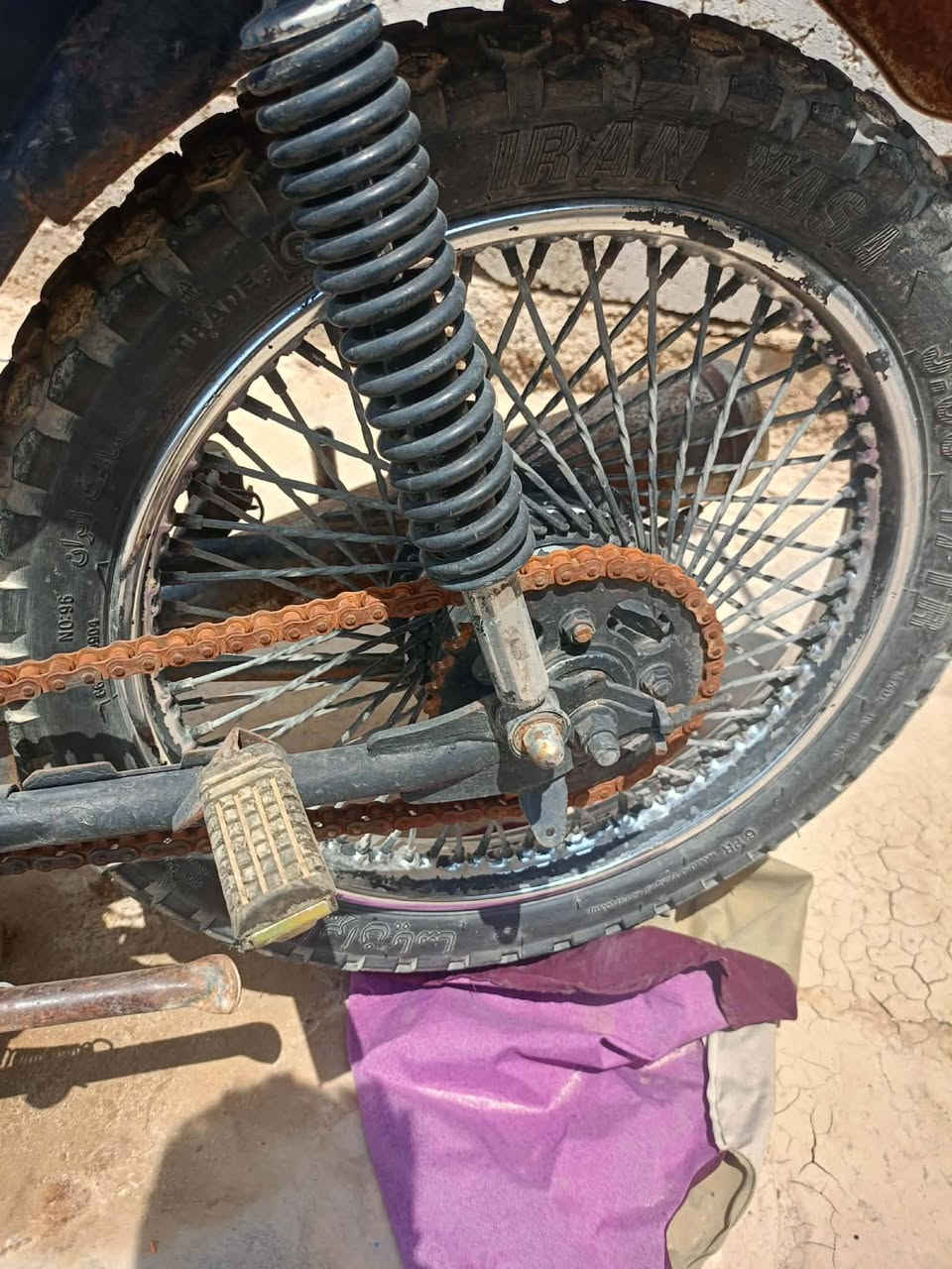 السلام عليكم دراجه كلك كلك كلك للبيع شغاله بس كابريتر تعبانه بيها سعر 225قفل مكاني ديوانيه غير متواجد عالفيس هاذا رقمي ***********
