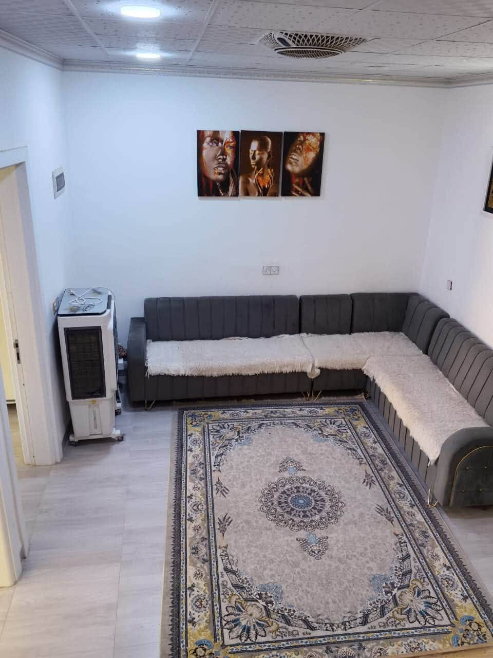 🏘🏘بيت للبيع ديالى خانقين / توله فروش 
قرب جامع ابو بكر / طابو صرف مساحة 120 متر طابق واحد بناء حديث 

1 غرفة نوم واستقبال وصالة داخلية ومطبخ حار وبارد ومجمع صحيات وبيتونه 

السعر / 63 مليون بي مجال بسيط 

للأستفسار اكثر اتصال بالارقام فقط 
***********
***********
مكتب فريا موفق للعقار
