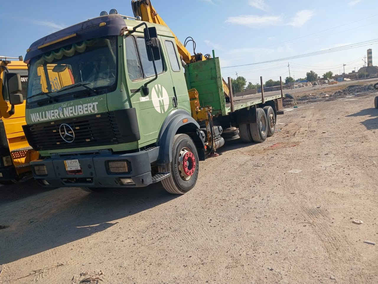 السلام عليكم ورحمة الله
كرين البي موديل 94 جهاز 9طن سلايتين دهن 
محرك 2531 شرط لا تنقيص لا بخار 
شاصي مكفول مبطن سنكل بلادي  قماره وربع تبريد 
تخم تاير السياره جاهزه ما تصرف عليهه الف   للمعلومه اني مكلف بل نشر هاذا صاحب السياره ***********.   $+9647815158667  حاتم مجيد الفرهودي
