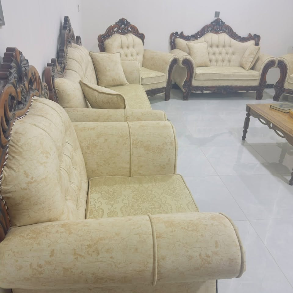 قنفات اخو الجديد15 مقعد
بسعر 2 مليون وبي مجال بسيط
رقم تواصل***********
