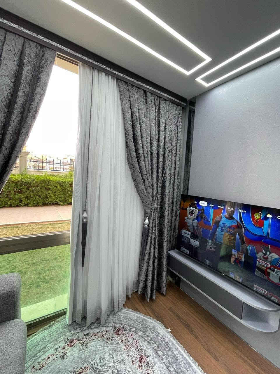 فرصة لا تُعوض لاستئجار دوبلكس راقي جدًا في لايف تاور.
​✨ التفاصيل:
🔹 الموقع: المربع الذهبي - أرقى مناطق المدينة.
🔹 النمط: دوبلكس (طابقين) بتصميم عصري.
🔹 الطابق: الأرضي (يجمع بين خصوصية الفيلا وخدمات البرج).
​لا تضيع الفرصة للعيش في مجتمع سكني يوفر لك الراحة، الأمن، والرفاهية.
​📞 للحجز والاستفسار، اتصل بنا الآن:
[***********] أربيل, العراق
