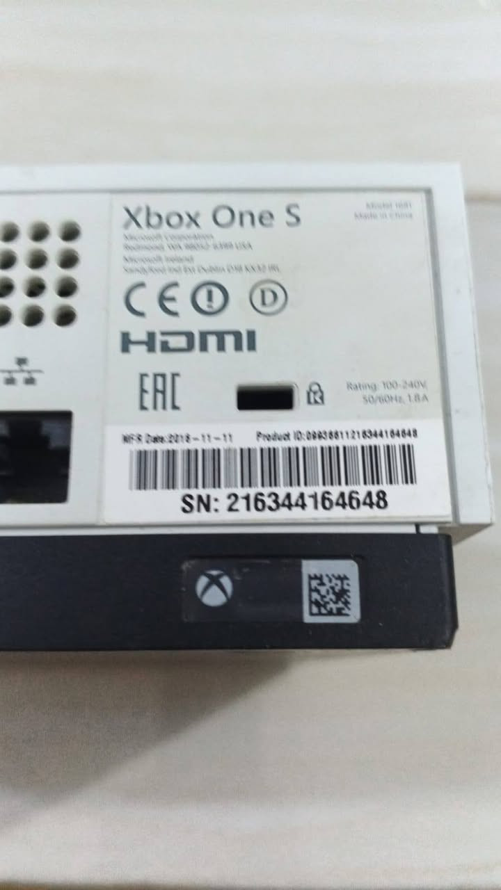 جهاز xbox one s كلش نضيف بعده بكارتونته مستعمل قليل جدا ويا جوستك الاصلي وكامل ملحقات رايده ب١٥٠  قفل والله ماتلكه نضافه بهيج سعر  مكاني ديوانيه 
***********
