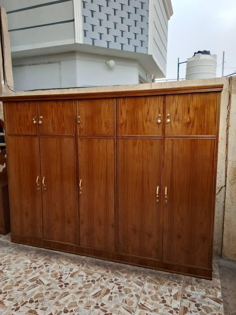 السلام عليكم كنتور 5باب طابقين كل باب وحد يعني المجموع 10بيبان السعر 275 وبي مجال المكان نجف الاشرف ويوجد توصيل داخل النجف الشراي يتصل على الرقم *********** النجف, العراق
