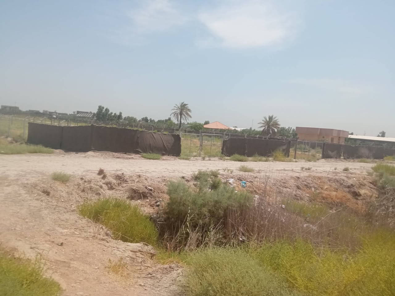 🏡 فرصة مميزة للبيع – قطعة أرض طابو زراعي 25 🌿

📍 الموقع: بزل حجي علي – شارع أبو عرايس📄 نوع السند: طابو زراعي 25📐 المساحة: 1000 م²📏 الواجهة: 27.5 متر📏 النزال: 36.36 متر تقريبًا

✨ مميزات القطعة:✅ موقع مميز وقريب من الشارع الرئيسي✅ مناسبة للسكن أو الاستثمار أو إنشاء مزرعة✅ متوفر ماء السقي✅ متوفر ماء الإسالة✅ الكهرباء متوفرة

💰 السعر: 88 مليون دينار عراقي قابل للتفاوض.

📞 للاستفسار: ***********

🌟 لا تفوّت هذه الفرصة لامتلاك قطعة أرض بموقع مميز وسعر مناسب.
