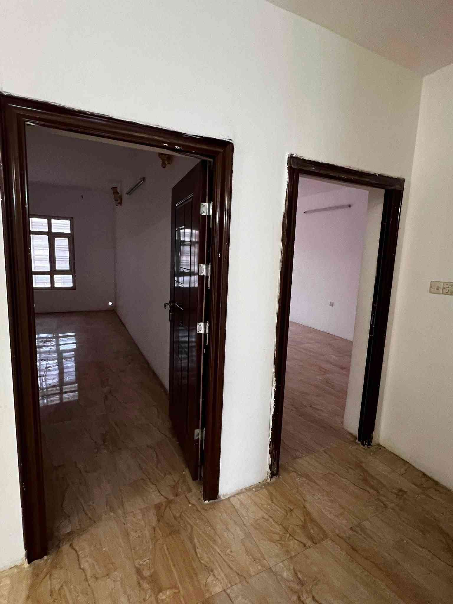 بيت للبيع — فرصة مميزة للسكن والاستثمار
بيت مرتب وجاهز للسكن، بموقع مميز ومنطقة هادئة وقريبة من الخدمات ✨

📐 المساحة: 270 م²
🛏️ عدد الغرف: 4
🚿 عدد الحمامات:3
🚗 كراج: سيارة
📍 الموقع: حي الجزائر /المعلمين قرب مأكولات تشرين موقع مميز 

💰 السعر: 330 
والسعر قابل للتفاوض للجادين فقط.

📞 للاستفسار والتفاصيل أو تحديد موعد للمعاينة: ***********

إذا تبحث عن بيت مرتب بموقع مميز، لا تفوّت الفرصة

