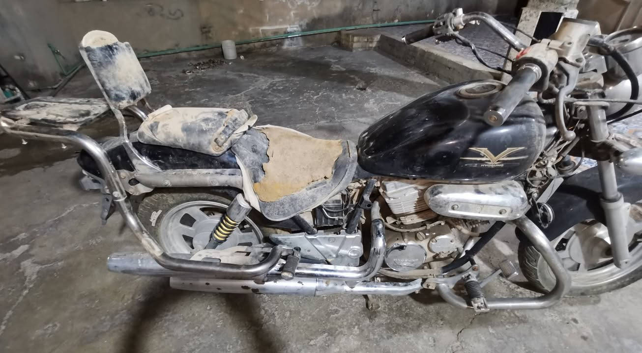 السلام عليكم
ماطور هاوسنك للبيع

عندي بس كابريتر بيها مشكله خربط ومحرك نظيف ثنين سلندر
صوت حلو مابيها دخان ولكير خير من الله غراض موجود ماطور حلو 
نظيف مابي ايي نقص وسعر ٤٥٠ وبي مجال

صلاح الدين قضاء بلد خلف مركز الشرقيه

للأستفسار على هذه رقم ***********
