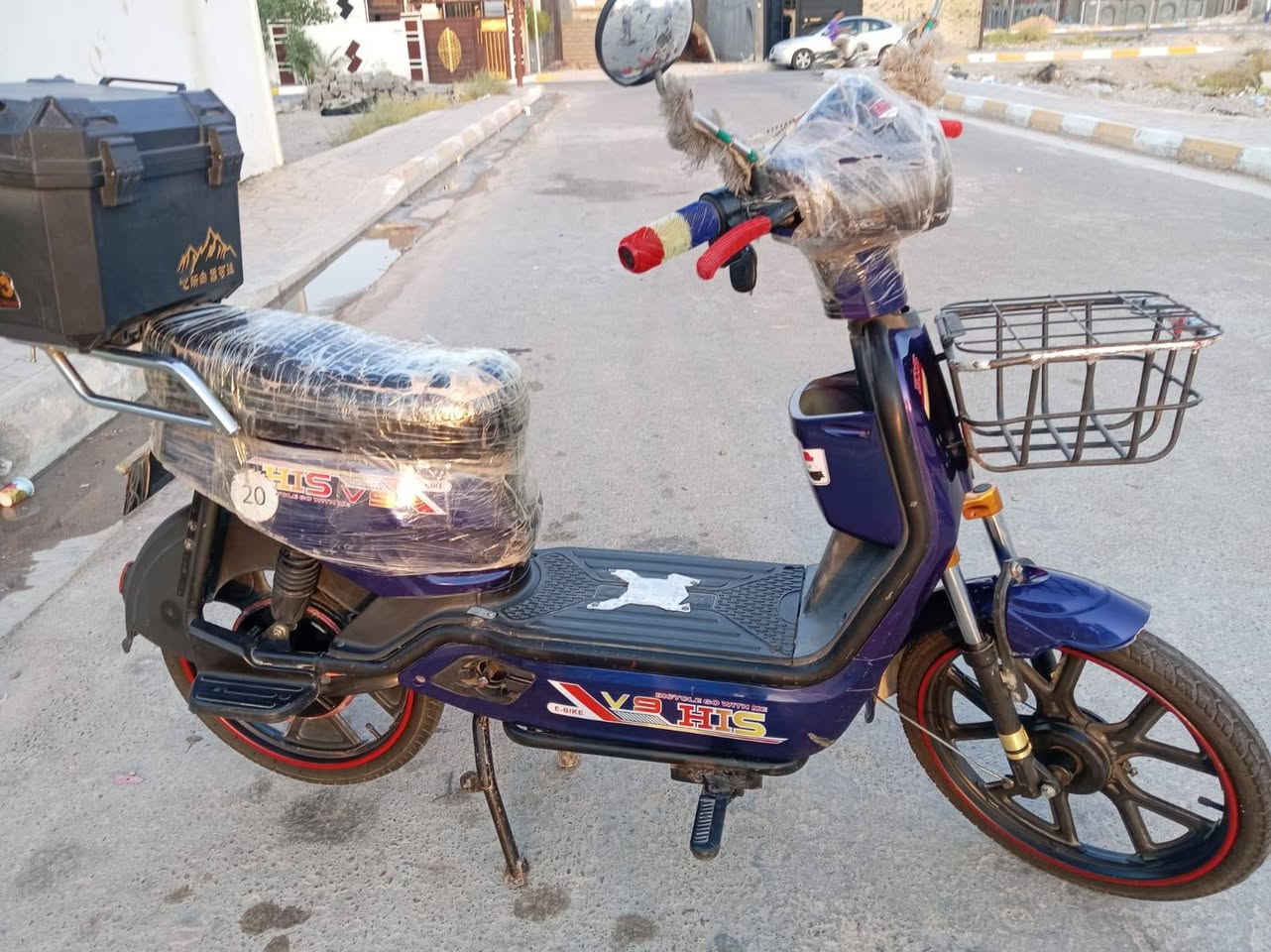 #للبيع 
كهربائيات كلهن شغاله 
بطاريات حيل زينات
السعر 225
هـ/ ***********
