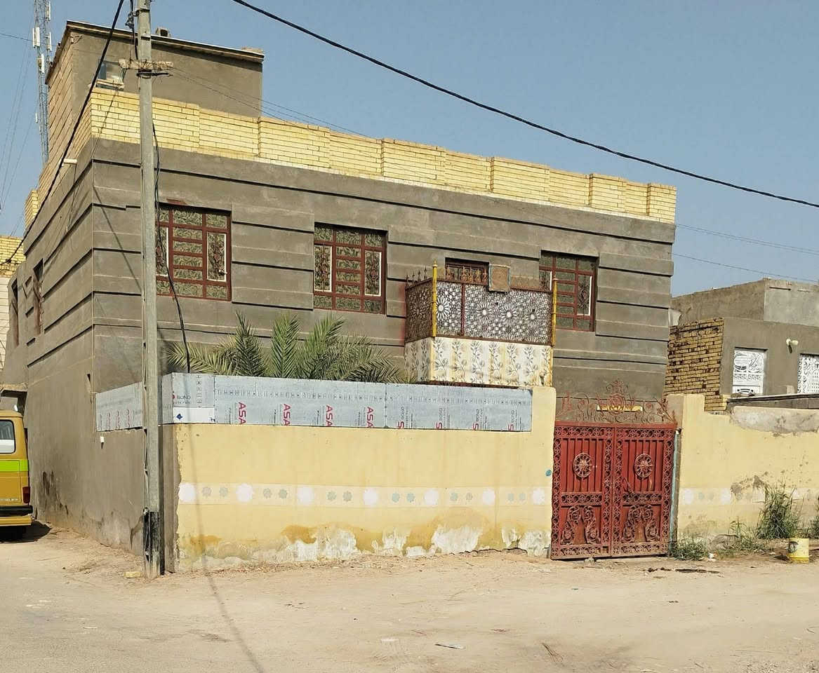 بين الجسرين • ٢٦٠م • ركن على شارعين