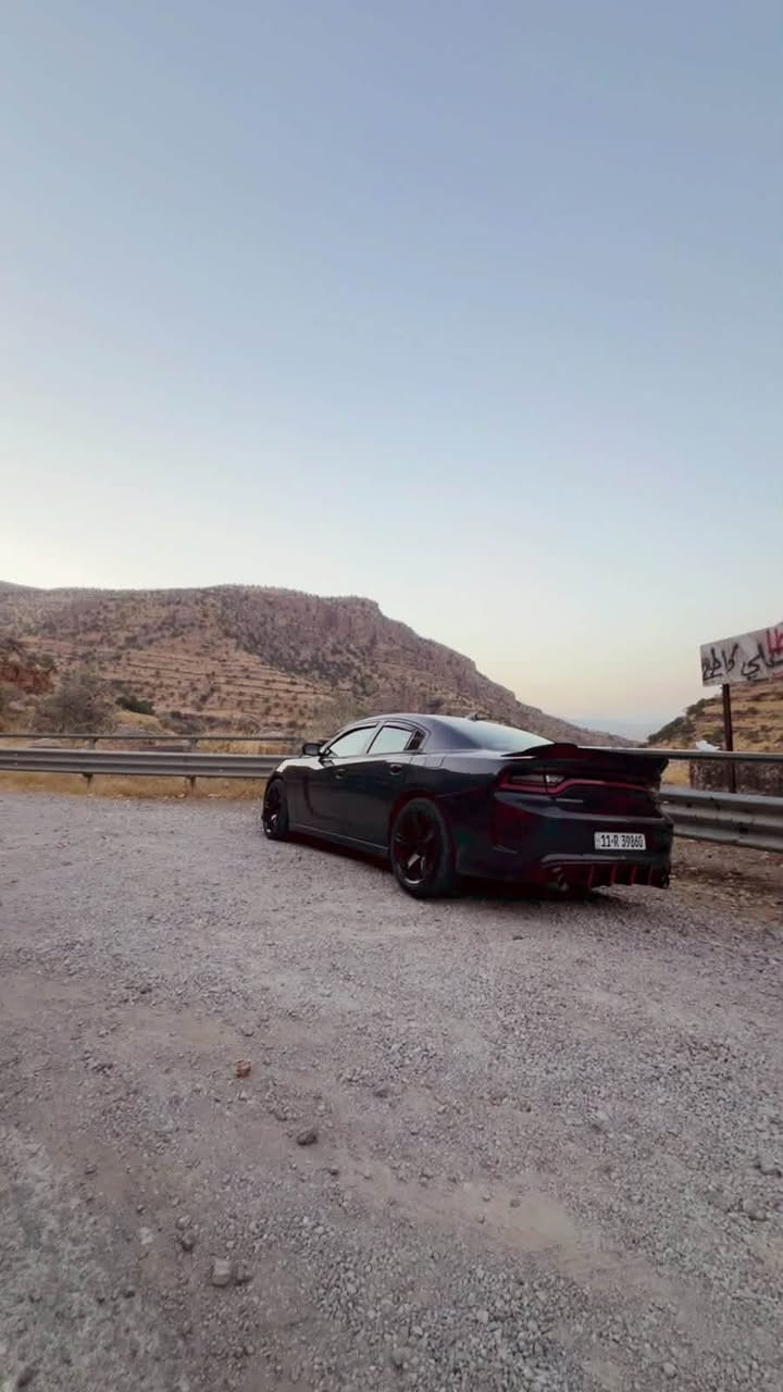 السلام عليكم   للبيع 
جارجر موديل 2017  V6 
مواصفات ال SXT معروفه 
تبريد خير من الله 
السيارة مال جناي 
تخم تاير 
تخم ويل 
سماعات دمام سستم 
دوشمه جديده 
داخل كامل لد ترحيب كامل 
السياره ادامه كاملة 
( كير.  محرك.   اكسل ) خير من الله جديد 
السياره نصبته ماشاءلله و مصروف عليه كلش اهواي 
رقم بغداد جديد 
بأسمي ثاني يوم تحويل 
مكان السياره بغداد الشعب 

السعر : 178 و بيه مجال كلشش بسيط
الرقم ***********
