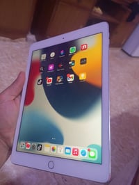 آيباد اير 2 • ٦٤ • بطارية ٨٥%